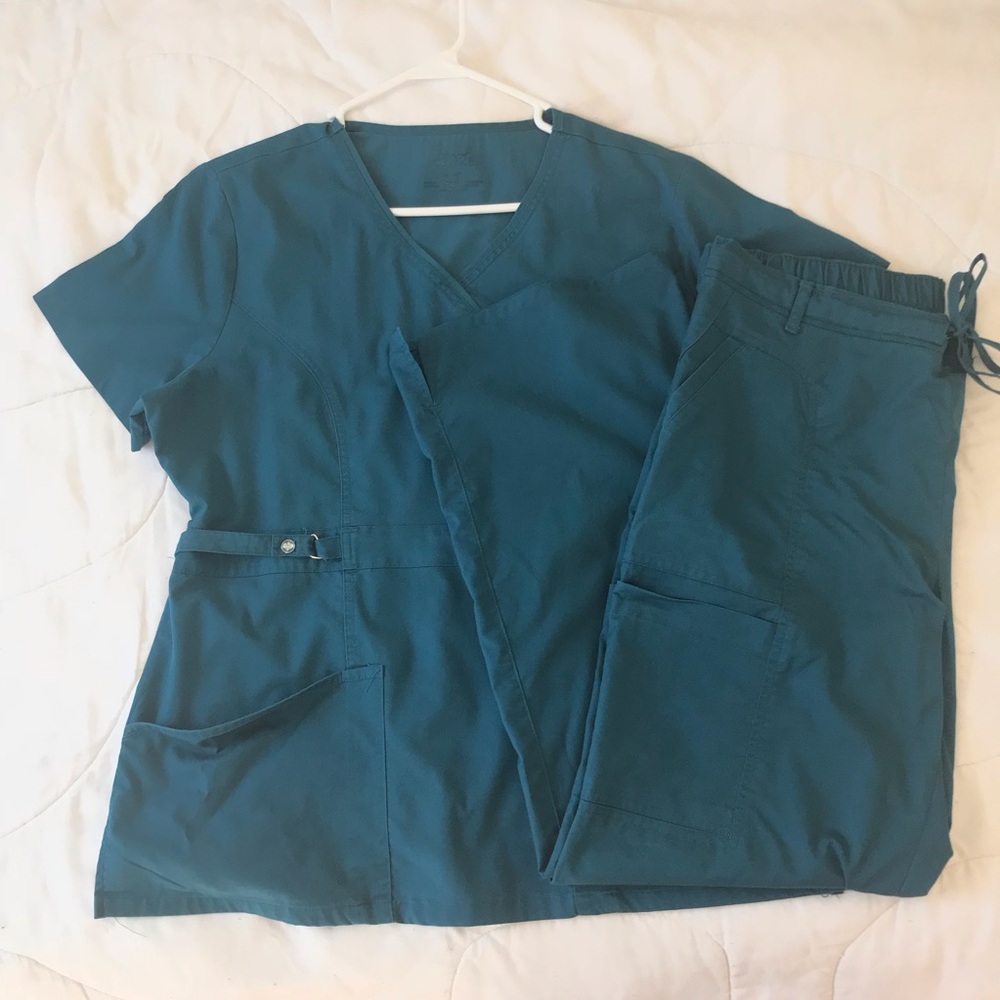 Scrub bundle - Picture 3 of 7
